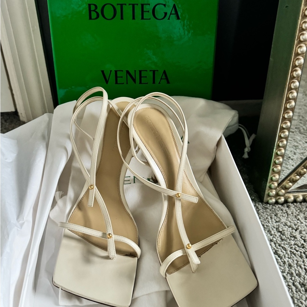 Bottega Veneta Cream Heels